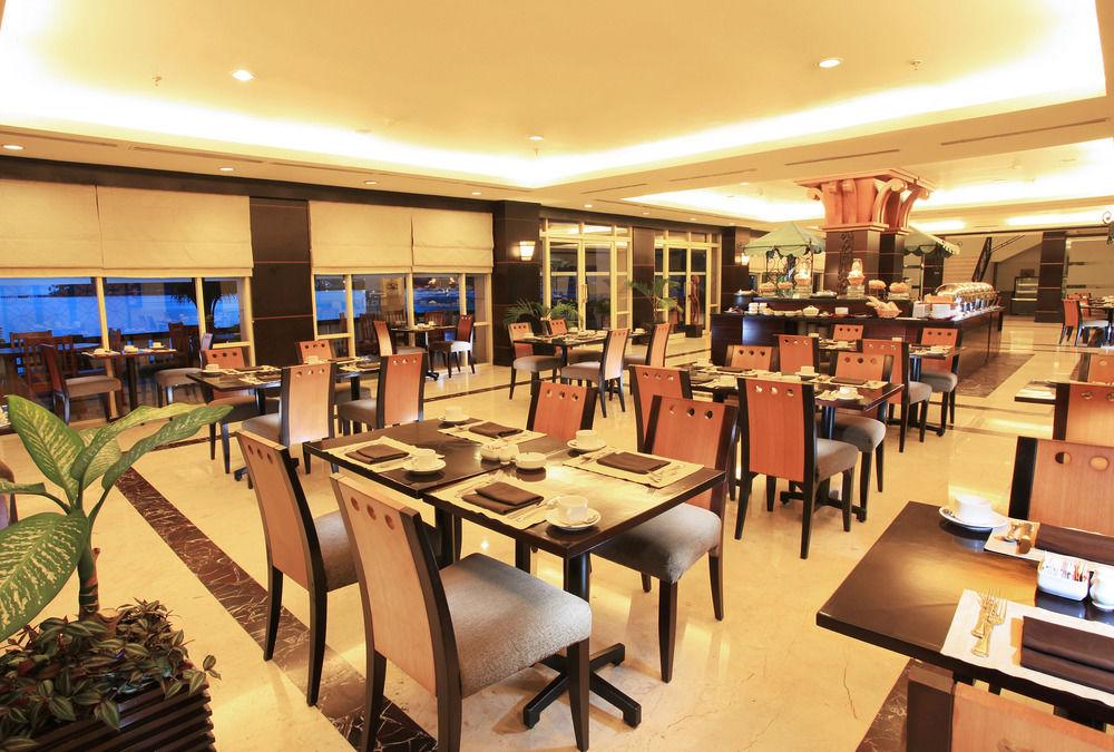 Swiss-Belhotel Papua Jayapura Buitenkant foto