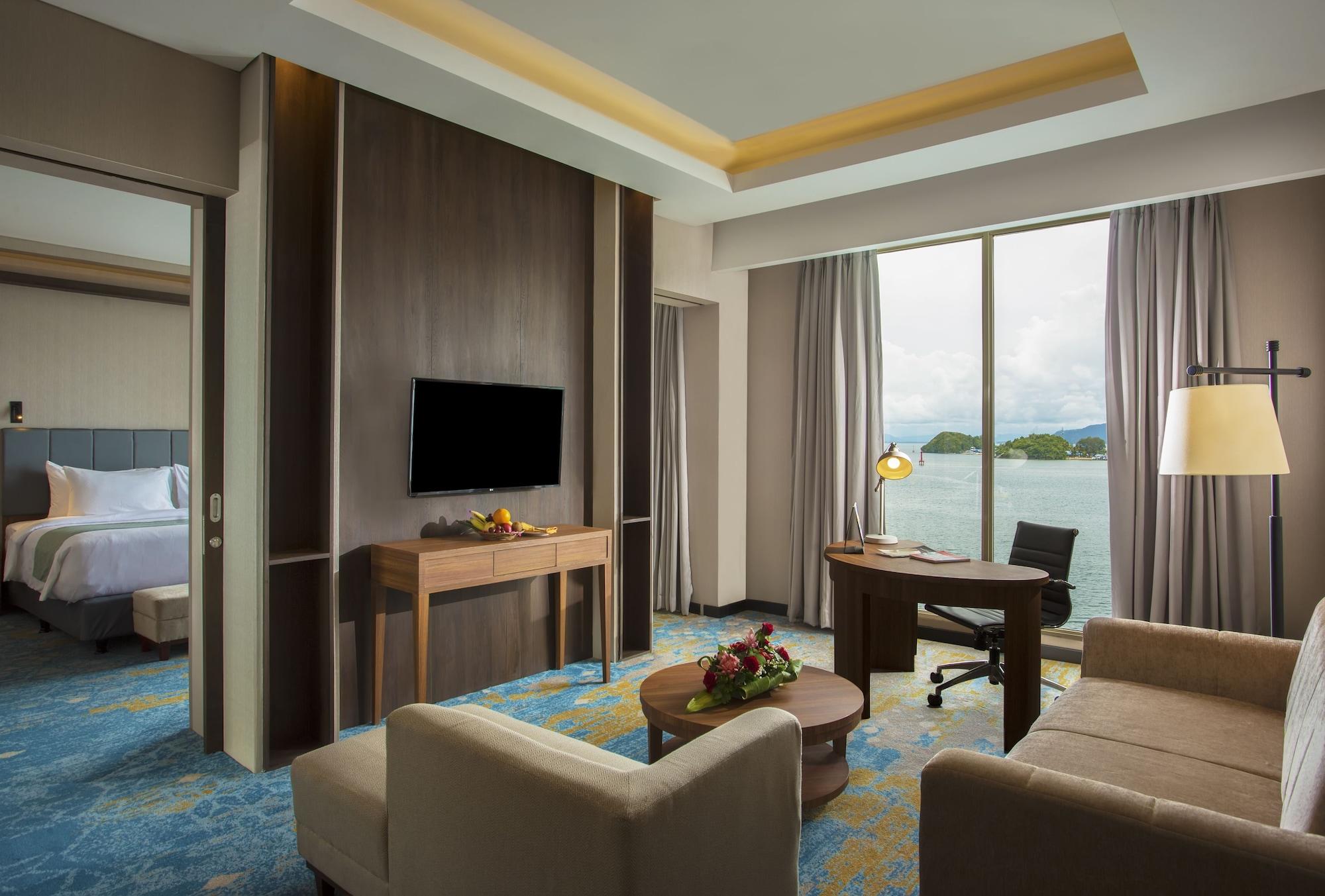 Swiss-Belhotel Papua Jayapura Buitenkant foto