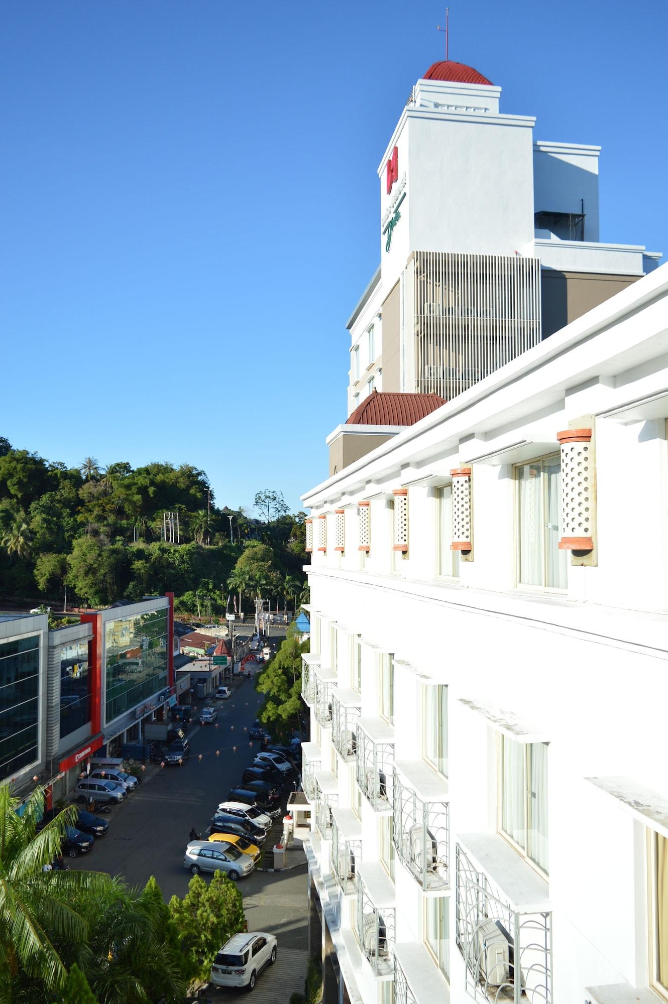 Swiss-Belhotel Papua Jayapura Buitenkant foto
