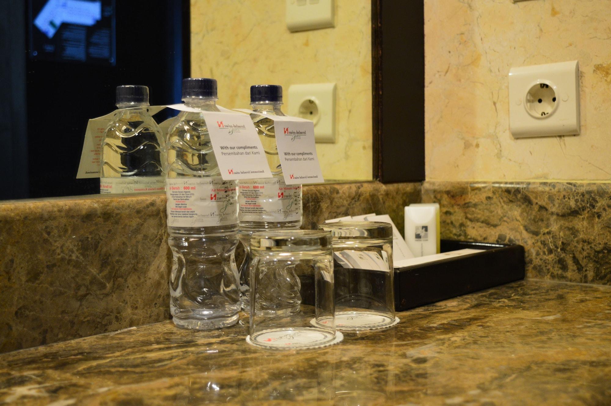 Swiss-Belhotel Papua Jayapura Buitenkant foto