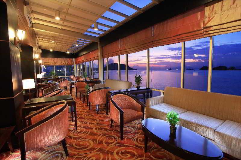 Swiss-Belhotel Papua Jayapura Buitenkant foto