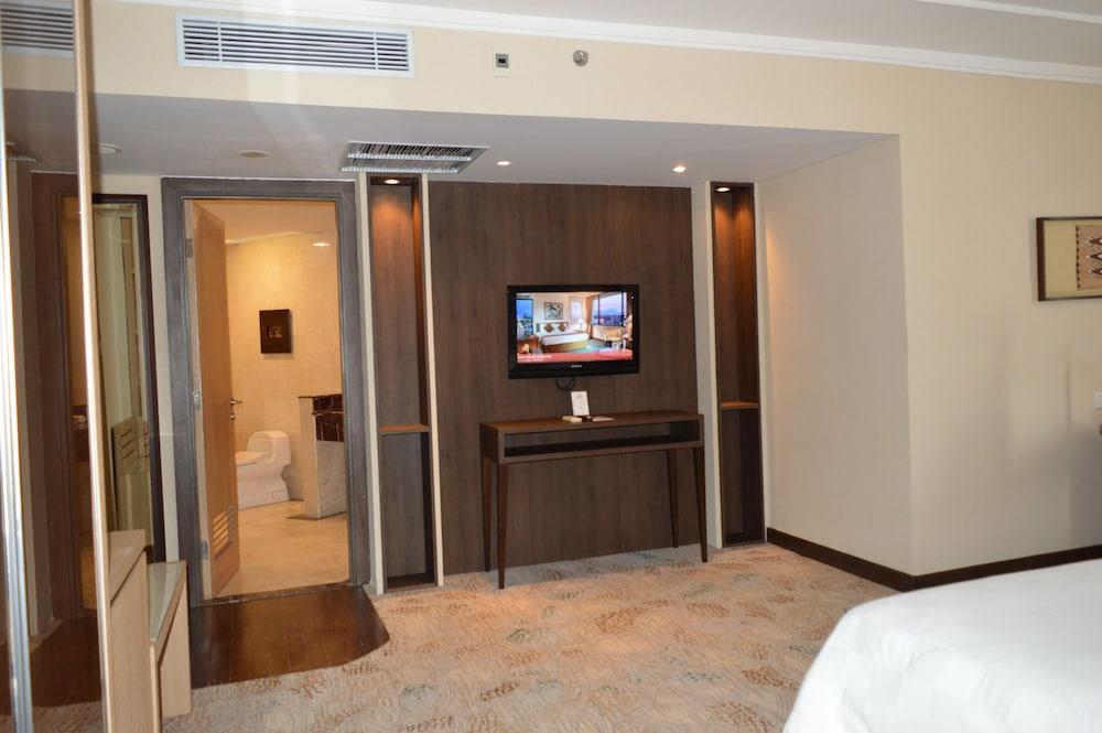 Swiss-Belhotel Papua Jayapura Buitenkant foto