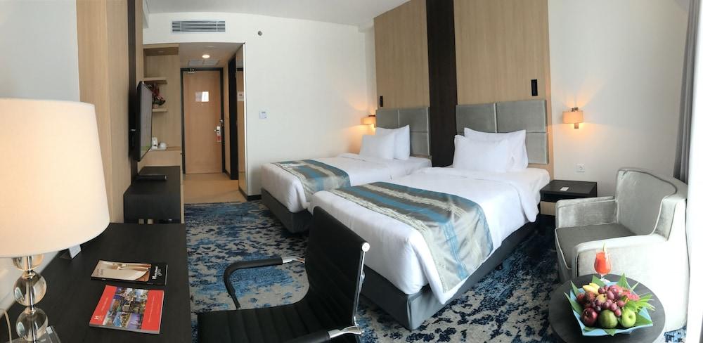 Swiss-Belhotel Papua Jayapura Buitenkant foto