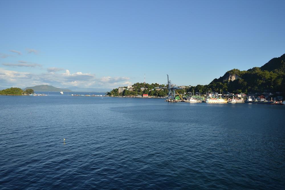 Swiss-Belhotel Papua Jayapura Buitenkant foto