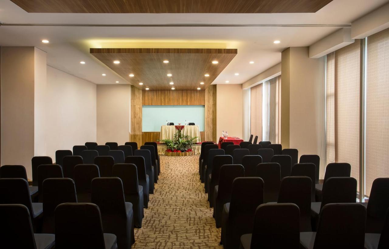 Swiss-Belhotel Papua Jayapura Buitenkant foto