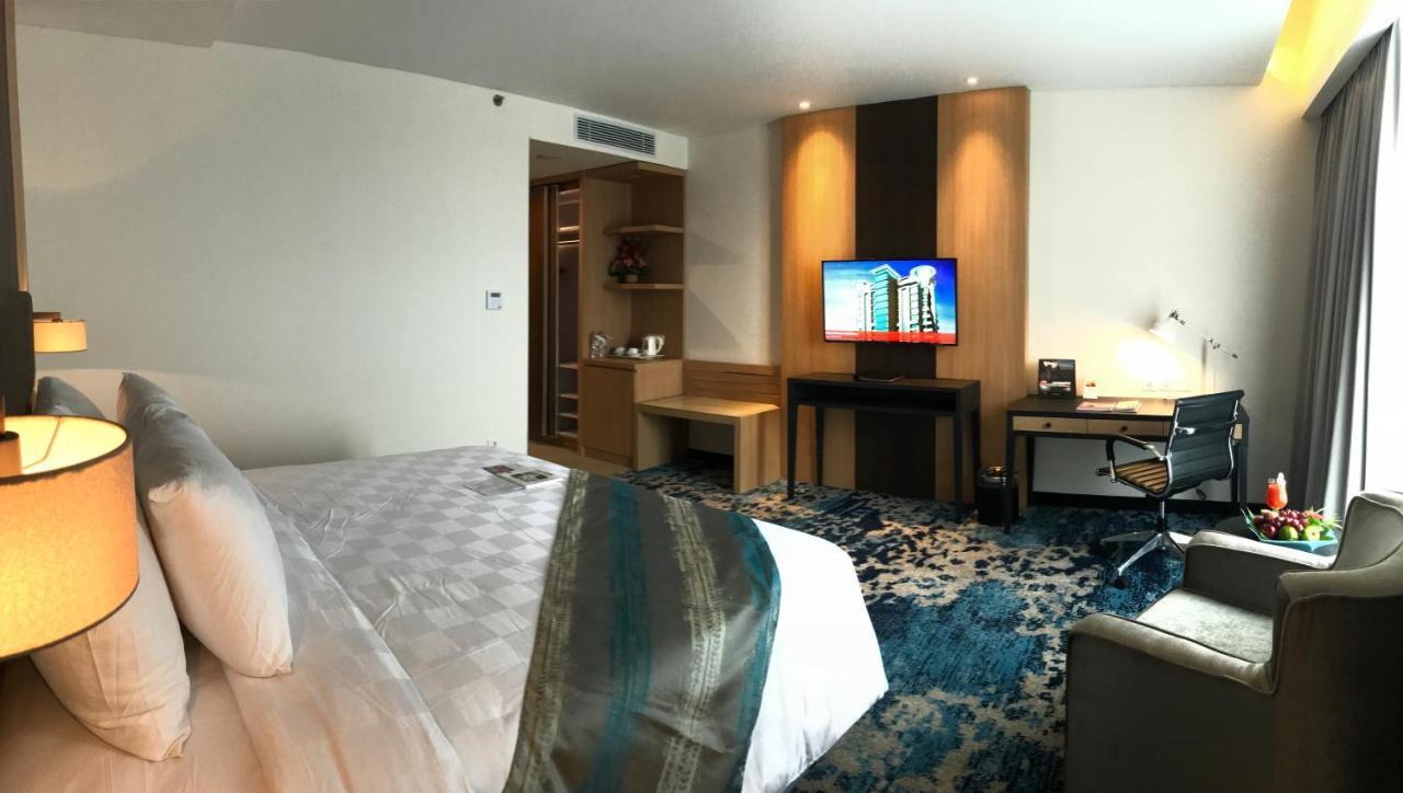 Swiss-Belhotel Papua Jayapura Buitenkant foto